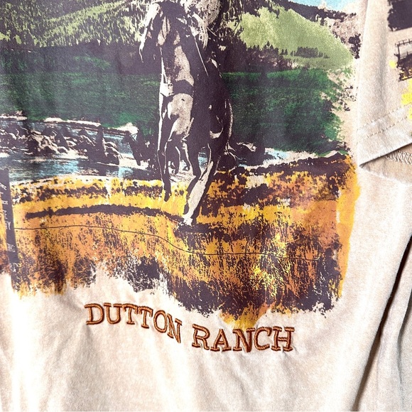 🌵 Yellowstone “Dutton Ranch” Graphic Tee, Vintage Wash (M) Sand/Tan, Western - Picture 8 of 11